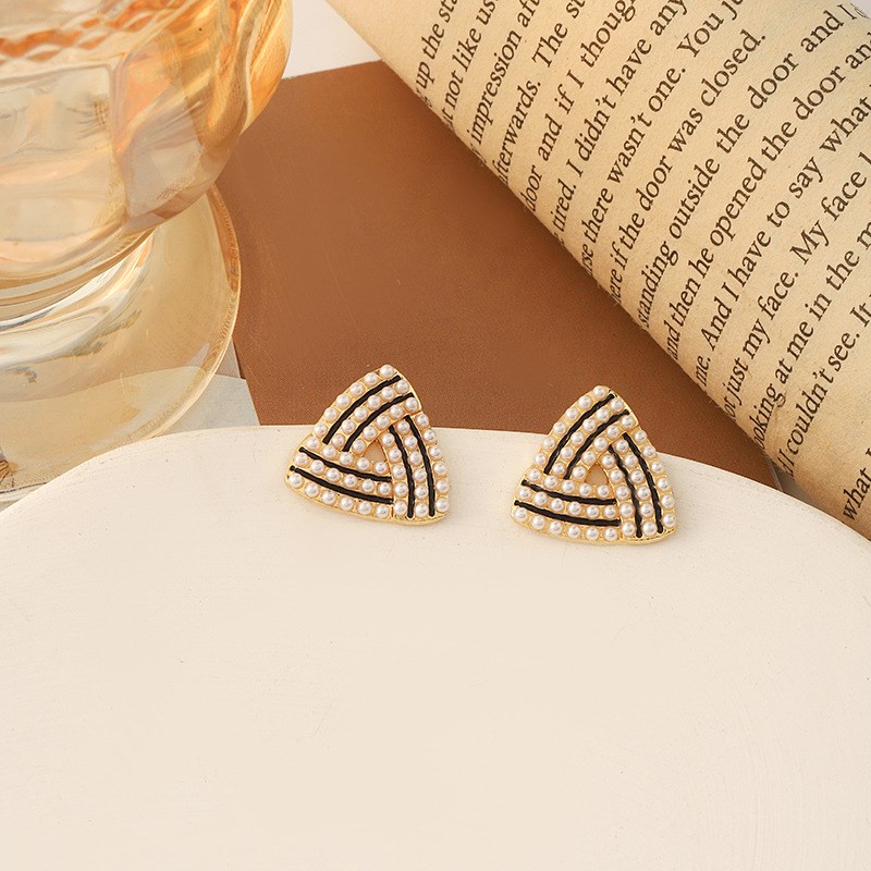 Black Triangle Pearl Earrings for WomenBlack Triangle Pearl