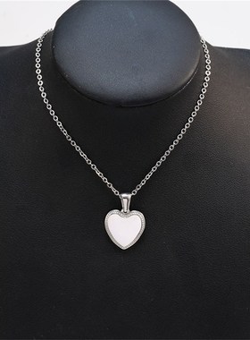 Simple Lace Small Heart Necklace Womens Light Luxury Design