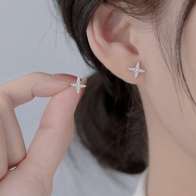 Sparkling Star Stud Earrings White Gold Design Simple Compac