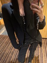 13311冬季新款黑色V领设计感小众毛衣外套中长款开衫羊毛针织衫