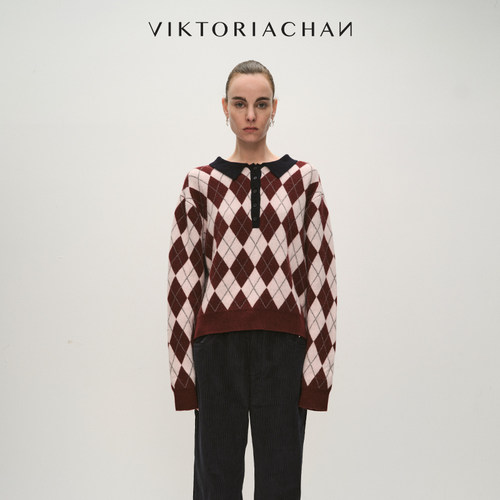 VIKTORIACHAN25/26秋冬成衣系列新品 混色翻领菱格纹长袖针织毛衣