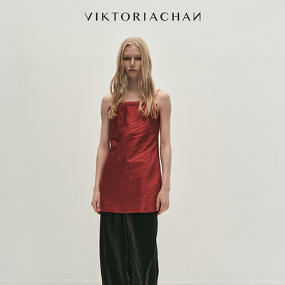 VIKTORIACHAN25/26秋冬成衣系列新品 不对称交叠褶皱收腰吊带上衣