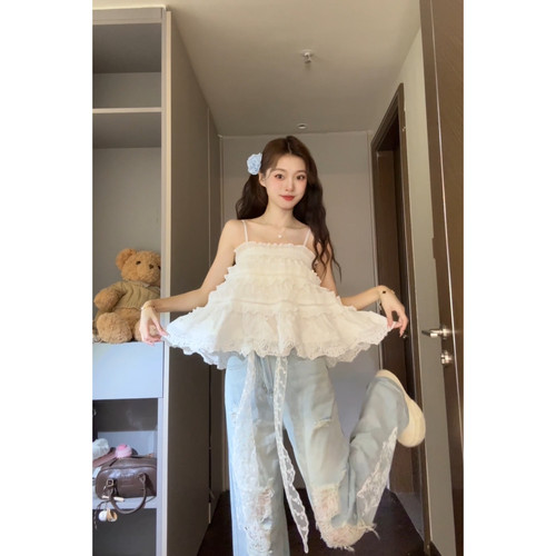 七分糖白色蕾丝吊带女设计感小众独特减龄漂亮上衣蕾丝牛仔裤