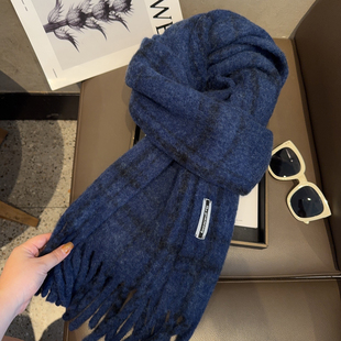 耶鲁蓝调韩系氛围感小众格纹含羊毛格子流苏围巾女冬加厚披肩围脖
