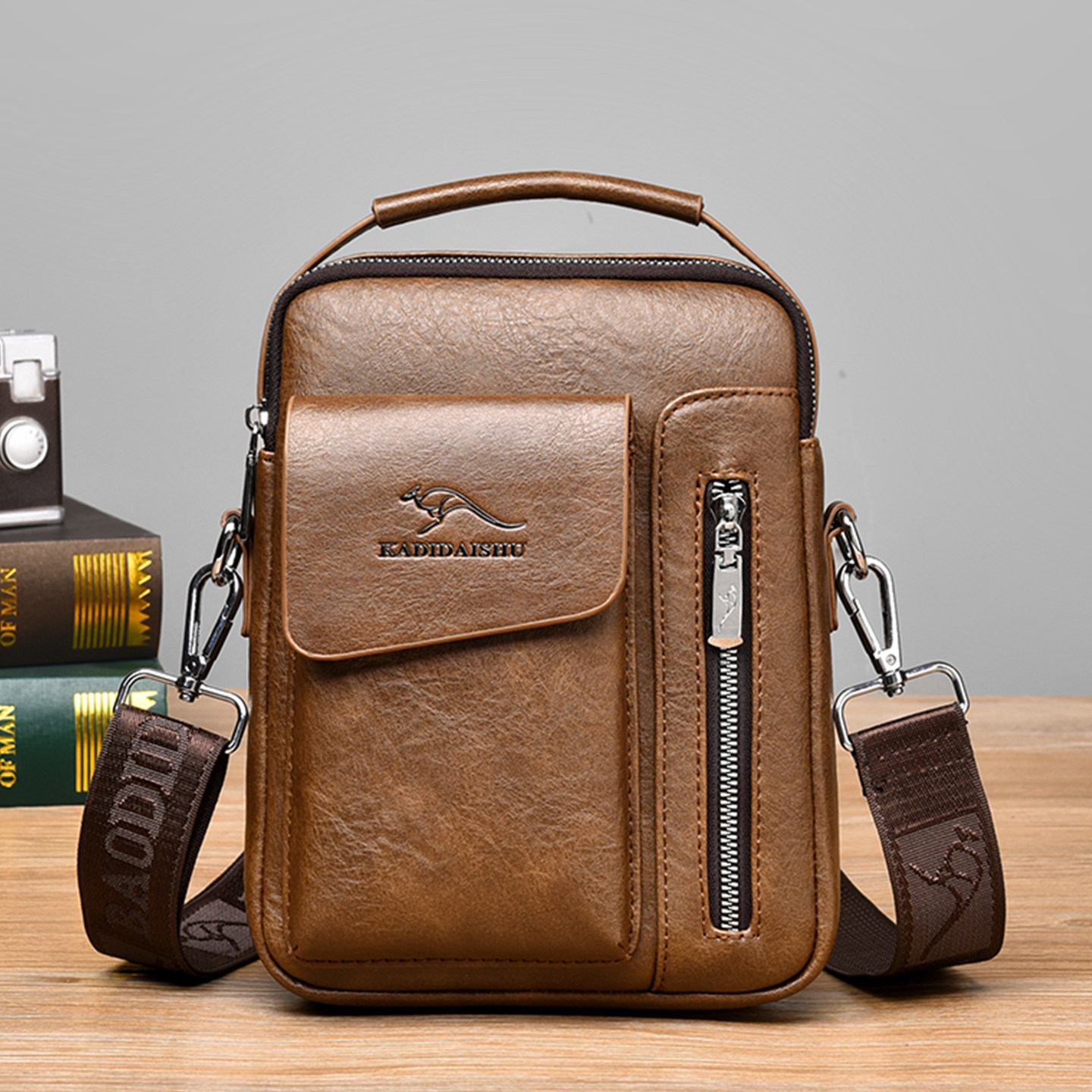 正品真皮商务休闲男斜挎包图片