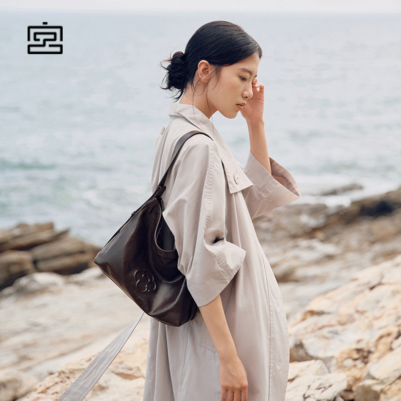 宫选头层牛皮hobo包春夏新款通勤大容量单肩斜挎包腋下包托特包女