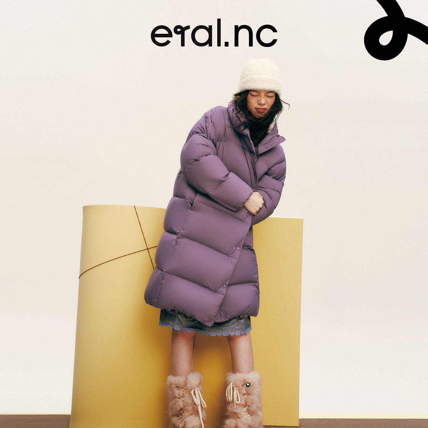eral nc漫游003城市运动保暖加厚女生立领极简感泡芙长款羽绒服