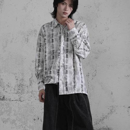 复古灰白色印花长袖衬衫