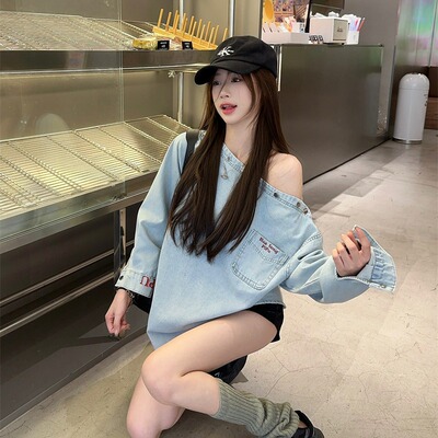 美式复古宽松显瘦牛仔衬衫女2024秋个性设计感小众斜肩一字肩上衣
