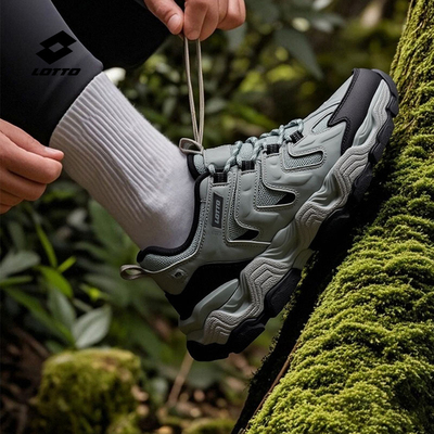 乐途新款防滑耐磨户外登山鞋男