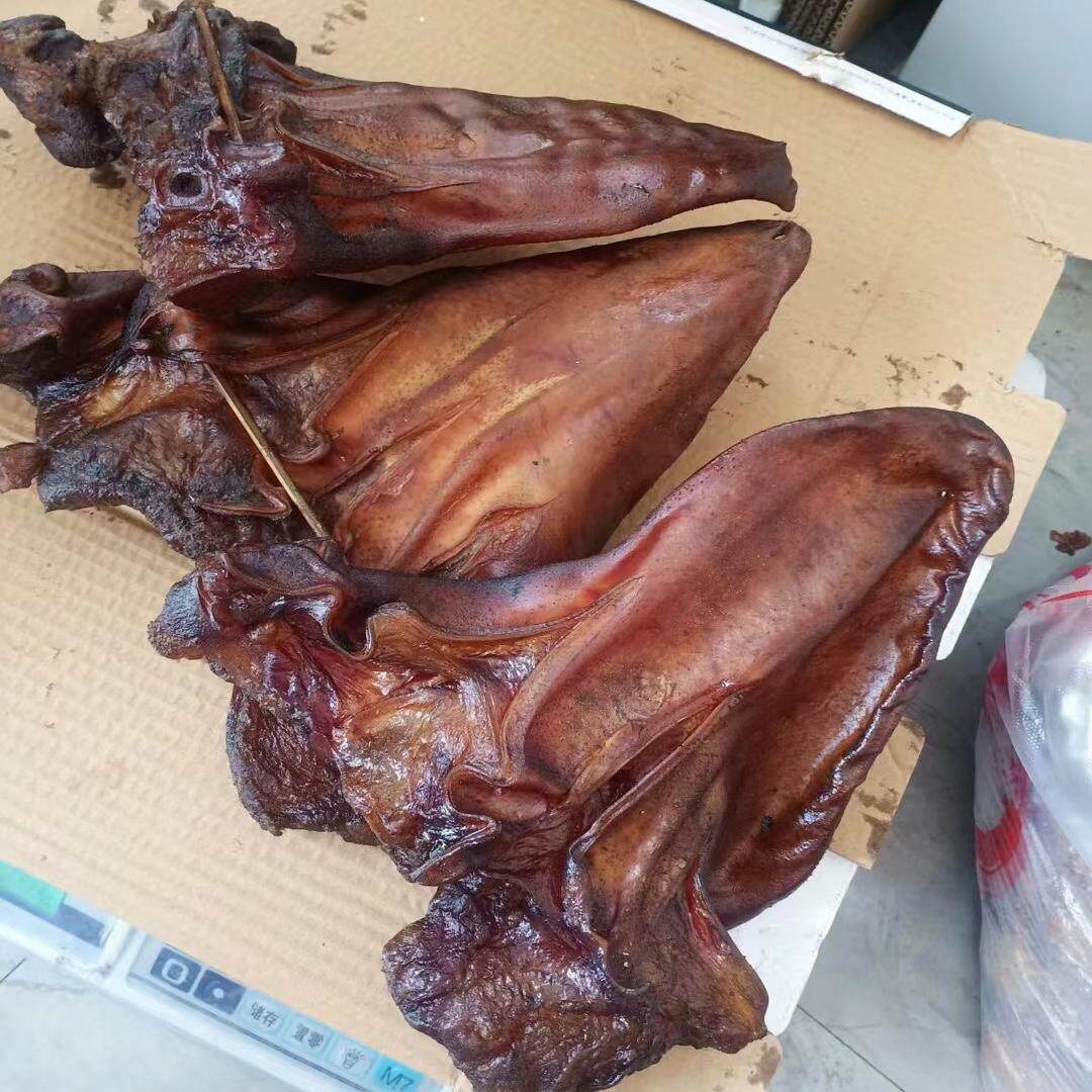 腊猪耳朵四川巴中正宗柏树枝烟熏猪耳朵农家土猪腊猪耳下酒菜腊味
