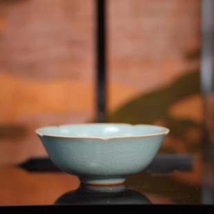 饮古观青丨葵口若深杯品茗杯天青色容量80cc茶杯茶具冰裂纹陶瓷