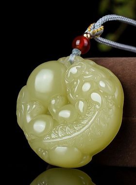 新款和田色阿富汗玉貔貅吊坠青白玉有求必应男女款玉石挂件项链