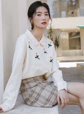 Coat of unlined upper garment of embroidery of autumn winter