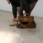 ZAR FENDEN磨砂麂皮双肩包百搭皮带扣背包中古通勤水桶手提单肩包