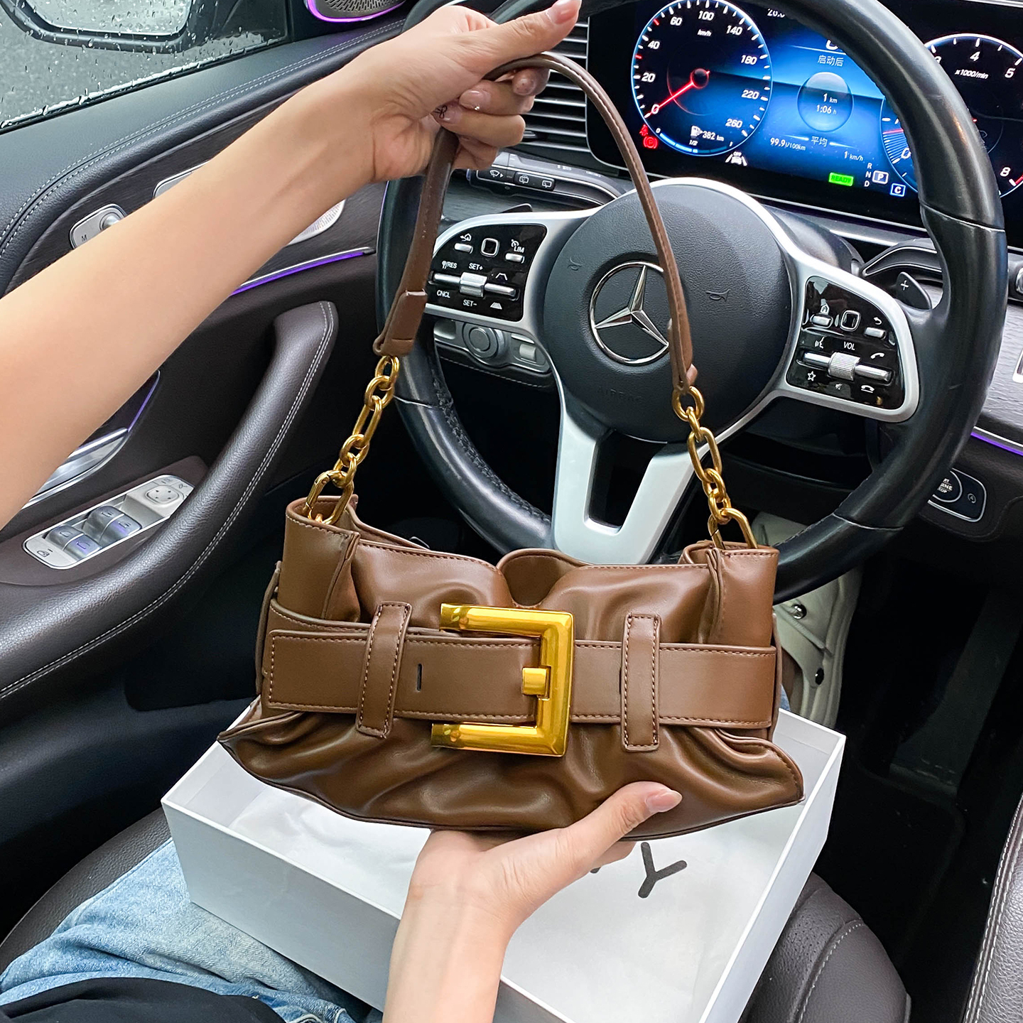 小众设计高质感辣妹风皮带扣托特包女2025新款通勤百搭单肩斜挎包