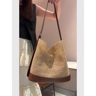 轻便编织包包女式2026新款夏天旅游度假单肩水桶包大容量托特女包