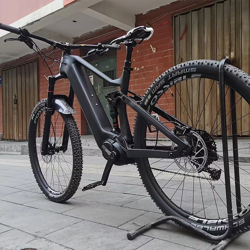 八方碳纤维速降中置电机山地车