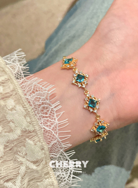 仙蒂瑞拉~宫廷风蓝色锆石手链女轻奢小众高级感手饰复古精致配饰