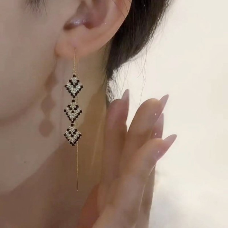 设计感黑色菱形长款流苏耳线女显脸瘦气质网红耳饰2023年新款耳环