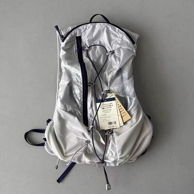 日单超轻量化户外机能徒步露营登山防泼水男女款大容量双肩包