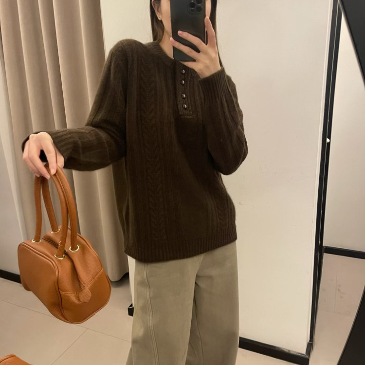 米米设计杭州站-扣圆领保暖毛衣（含37.6浣熊毛）(26.6羊毛)01281