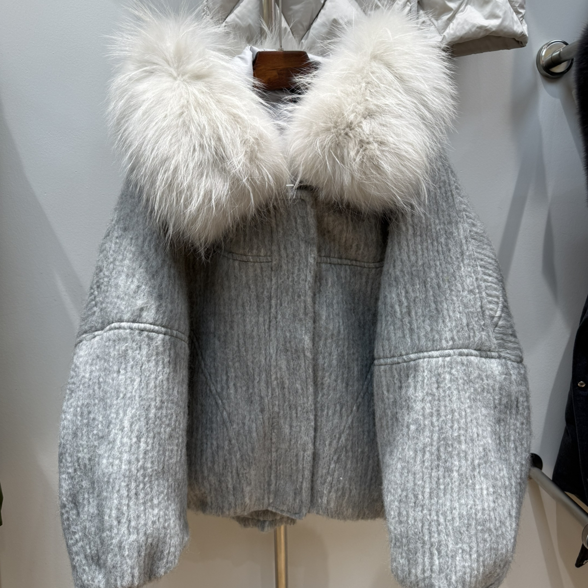 米米冬日战袍重工保暖羽绒服外套(配毛领狐狸毛真毛可拆卸)8826