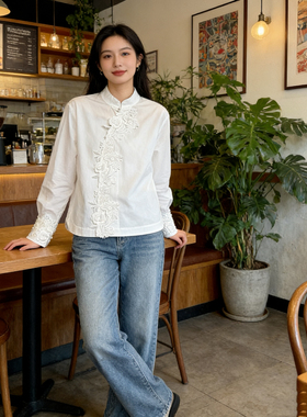 米米26年早春气质百搭简约立领蕾丝花边宽松版白色衬衫R90970