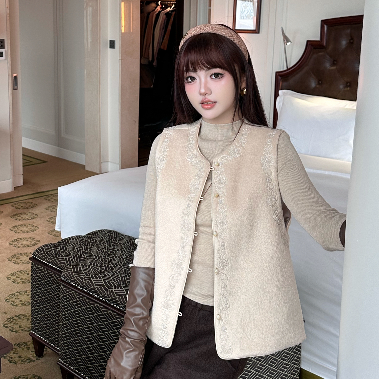 米米冬独家新款重工刺绣手工钉珠棉内胆马甲含45羊驼毛Y89