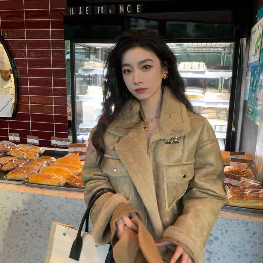 米米设计冬上新复古风仿皮毛一体翻领加绒短外套8987