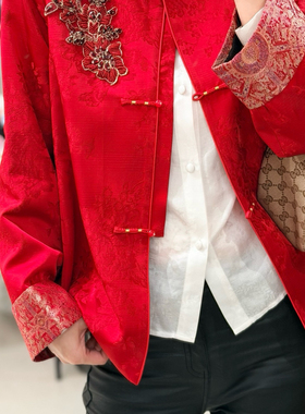 米米26年早春重工钉珠红色新中式短外套M250361