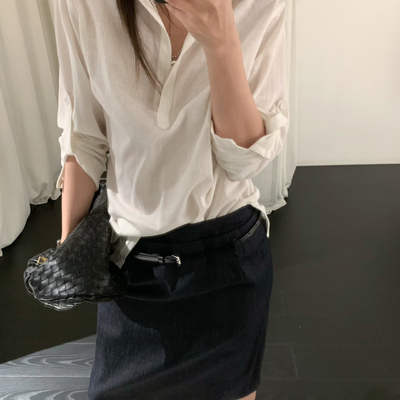 米米店26年早春极简风V领设计感小衫2623