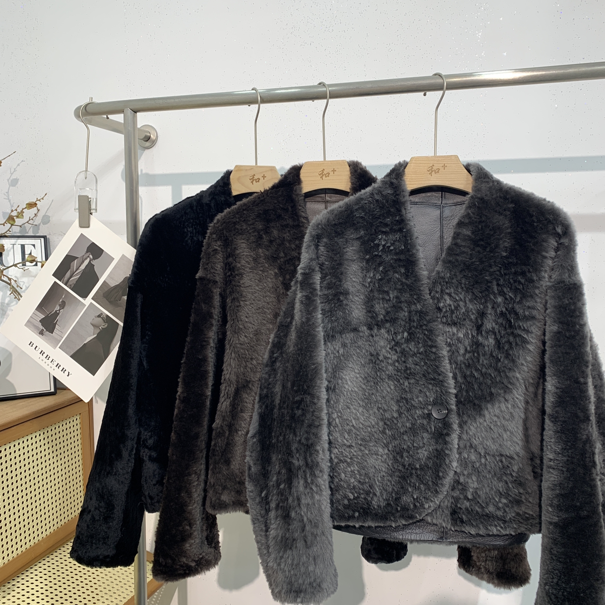 米冬上新拉贡绵羊皮时尚保暖皮毛一体外套K米米95181