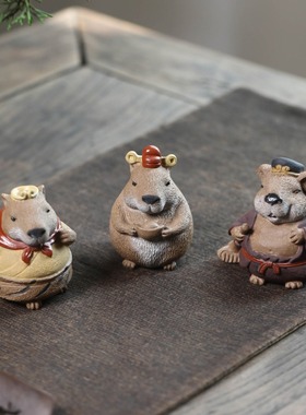 紫砂水豚八戒悟空卡皮巴拉桌面摆件创意工艺品书房办公室茶桌装饰