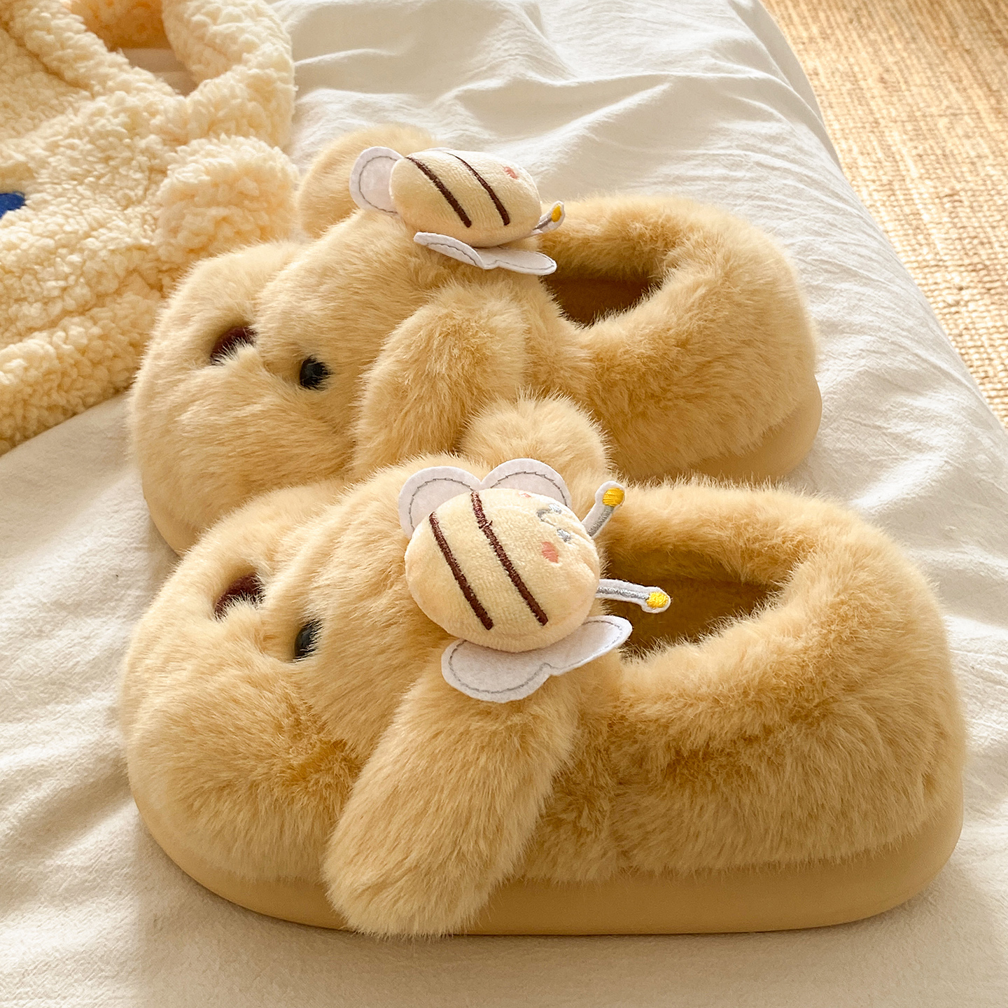 高颜值蜜蜂呆萌狗学生棉拖女2025秋冬季室内居家保暖防滑厚底棉鞋