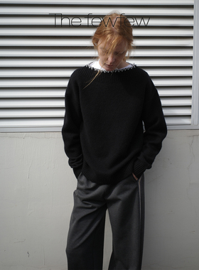 The fewfew 黑色拉毛工艺蓬松温暖亲肤一字宽领手缝线针织毛衣