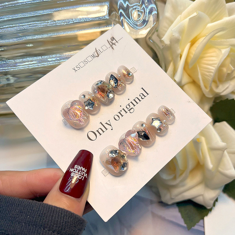 2024年新款秋冬爆闪彩钻纯手工穿戴甲高级感短款指甲贴片美甲成品
