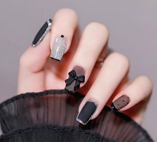 黑蝴蝶穿戴甲短款年新款手工拍婚纱照高级感小众显白指甲贴片2026