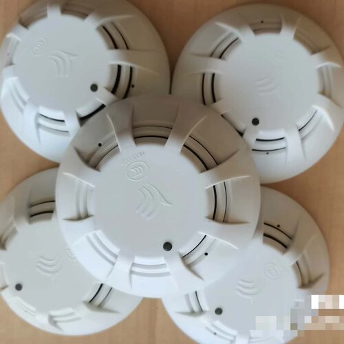 议价北大青鸟JBF4101烟感探测器，几乎全新，工程剩余拆机件， 带