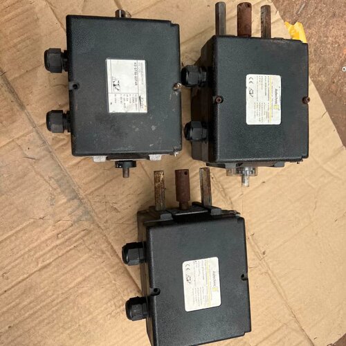 议价电动执行器AT50-03t4rr两个，gt50-03t4r一 个，三个打包1600