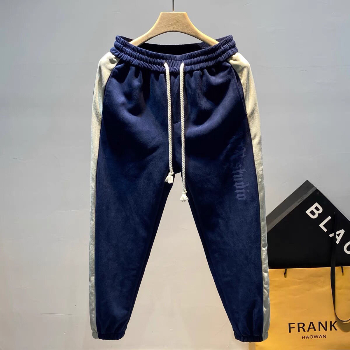 2025春秋季高端拼接鹿皮绒个性运动休闲裤男宽松欧货哈伦卫裤潮牌