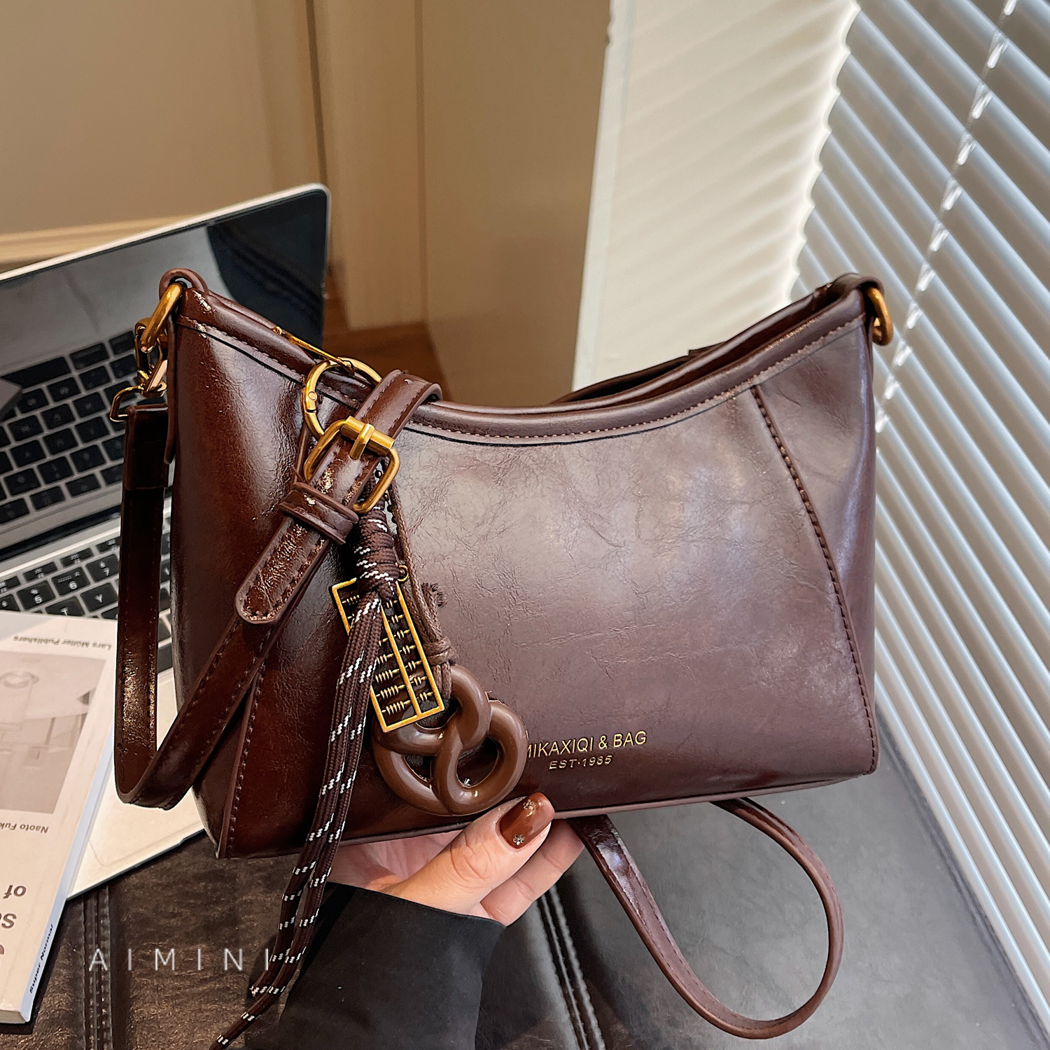 高级感复古腋下包女单肩斜挎包