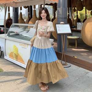 法式拼接撞色连衣裙女夏季2025新款设计感流行爆款大摆裙气质长裙图片