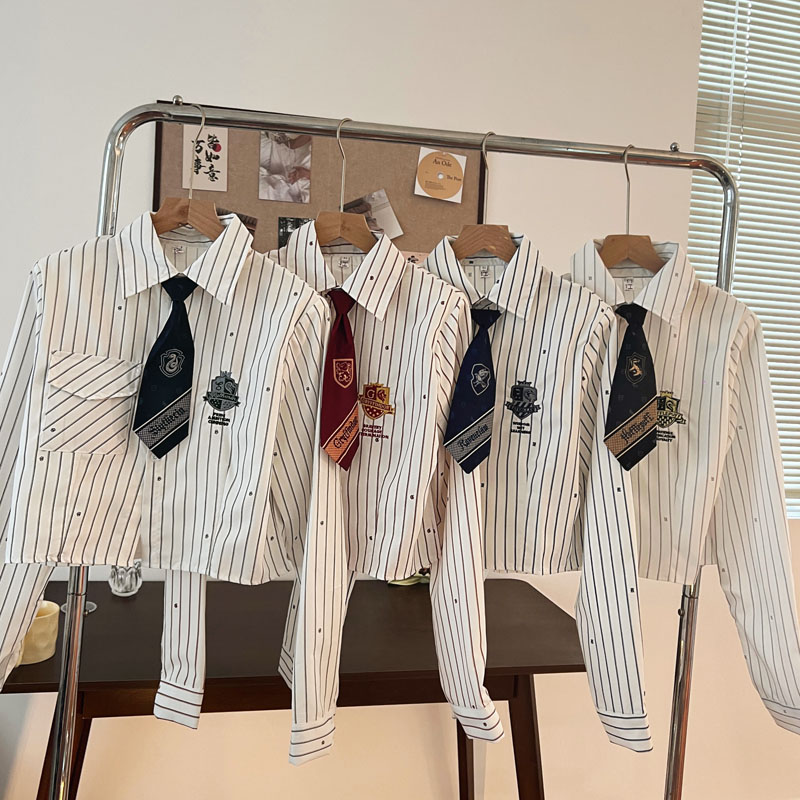 哈利波特联名新款JK制服学院上衣休闲条纹感小众刺绣短款宽松衬衫