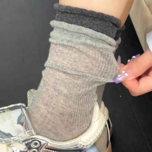 卷边芭蕾风配小裙子棉袜