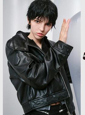 【舒心专属】UX 冬季新款 艺术联名立领皮夹克女 时尚黑色外套