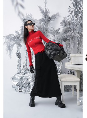 UX秋冬新款红色字母印花毛衫破坏下摆设计拉链立领毛衣