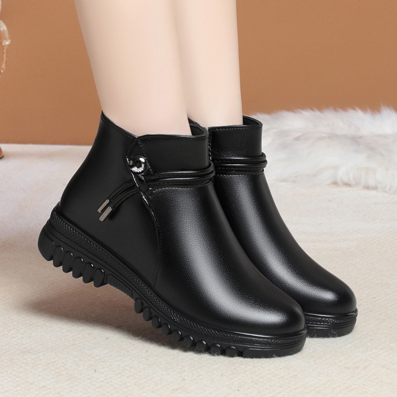 2024年新款平底妈妈棉鞋女冬真皮软底防滑短靴保暖加绒加厚中老年