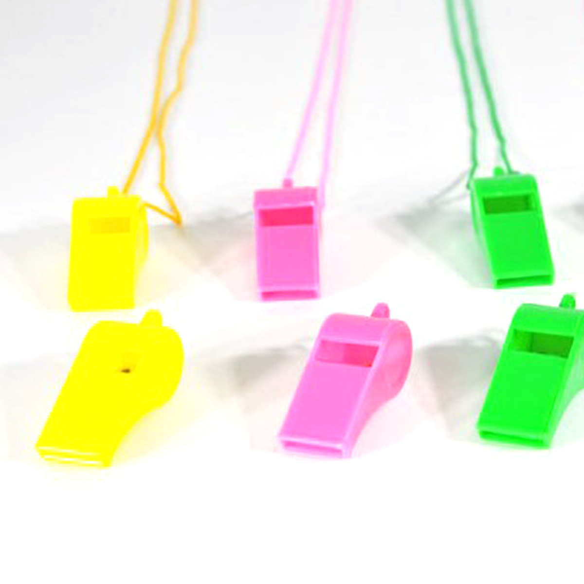 塑料口哨儿童玩具彩色助威加油口哨子裁判哨球迷挂绳\/运动会口哨