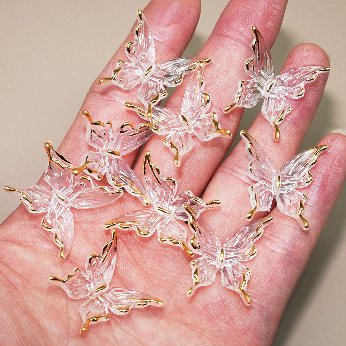 25mm立体通孔烫金展翅蝶串珠挂件
